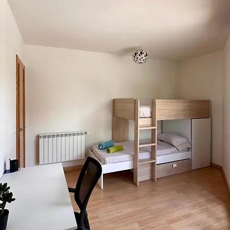 Ferienhaus Cama King Size, Jardin Y Barbacoa A 10 Min De Leon *