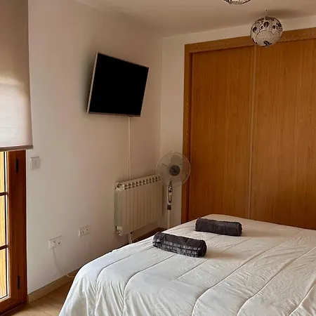 Cama King Size, Jardin Y Barbacoa A 10 Min De Leon Ferienhaus