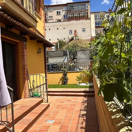 Cama King Size, Jardin Y Barbacoa A 10 Min De Leon *