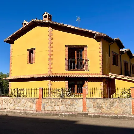 Cama King Size, Jardin Y Barbacoa A 10 Min De Leon Ferienhaus