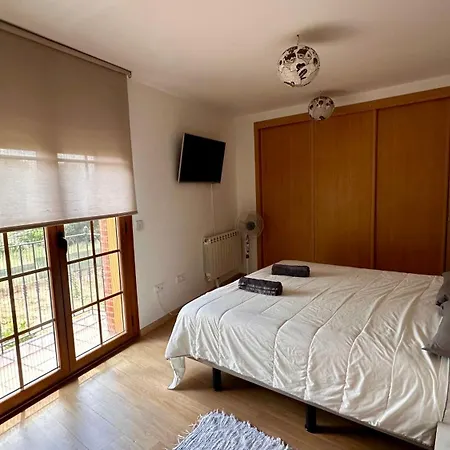 Cama King Size, Jardin Y Barbacoa A 10 Min De Leon